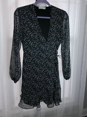 ALL IN FAVOR NWOT Long Slve Wrap/Tie Flutter Hem Lined Polka Dot Mini Dress S